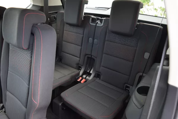 Volkswagen Touran 1.4TSI 110kw 7MÍST CLBMT NAVI - foto 16