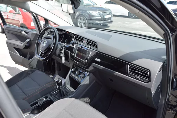 Volkswagen Touran 1.4TSI 110kw 7MÍST CLBMT NAVI - foto 36