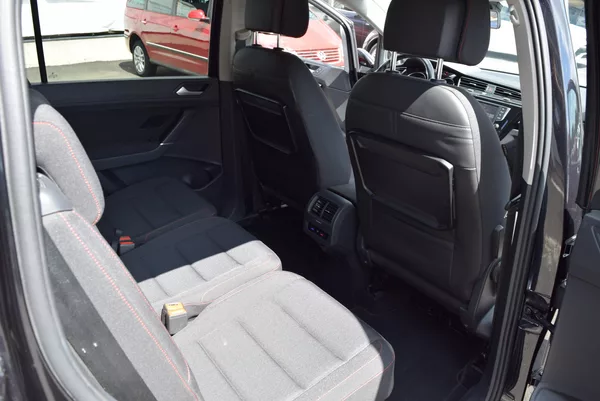 Volkswagen Touran 1.4TSI 110kw 7MÍST CLBMT NAVI - foto 42