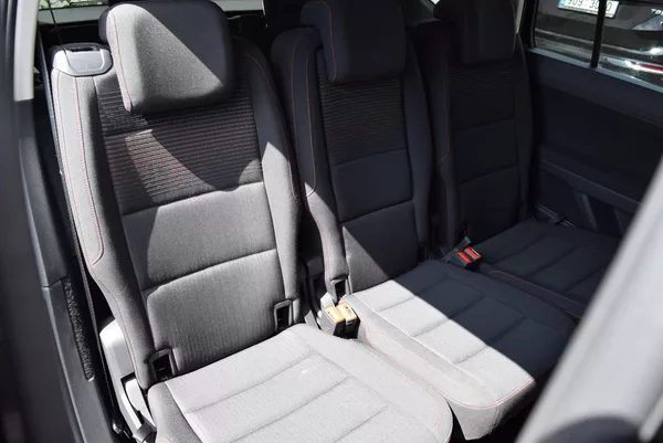 Volkswagen Touran 1.4TSI 110kw 7MÍST CLBMT NAVI - foto 43