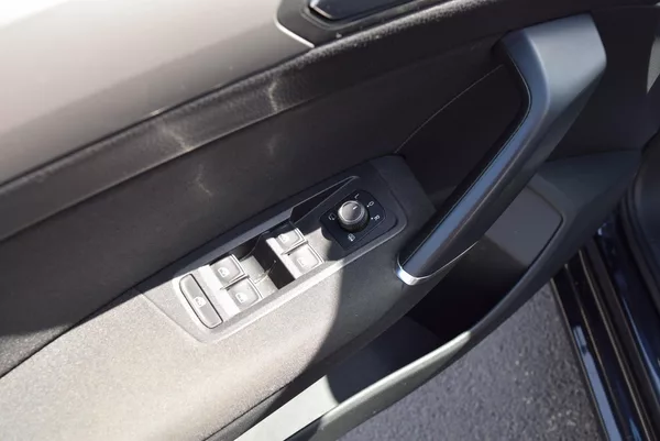 Volkswagen Touran 2.0TDI 110kw 7MÍST CLBMT OPS - foto 30