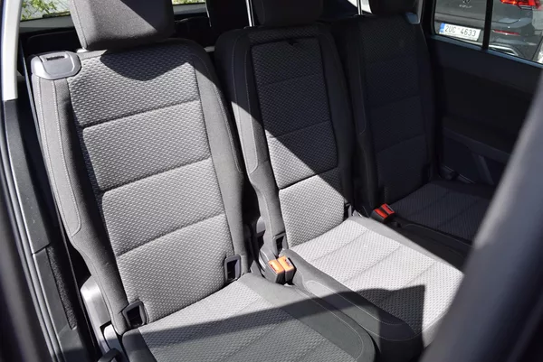 Volkswagen Touran 2.0TDI 110kw 7MÍST CLBMT OPS - foto 39