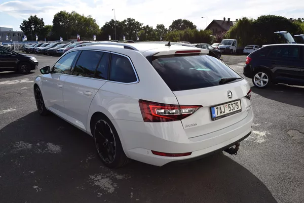 Škoda Superb 2.0TDI 110kw 4x4 L&K DSG TAŽNÉ - foto 12