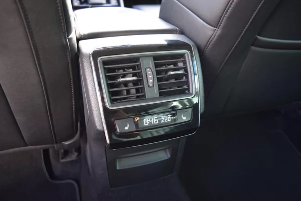 Škoda Superb 2.0TDI 110kw 4x4 L&K DSG TAŽNÉ - foto 18