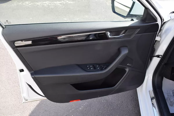 Škoda Superb 2.0TDI 110kw 4x4 L&K DSG TAŽNÉ - foto 20