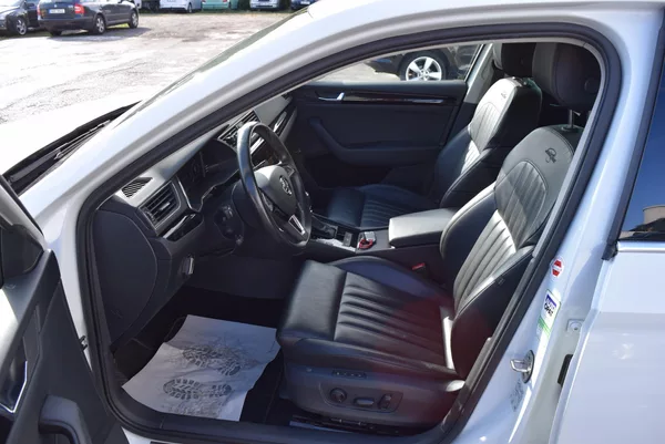 Škoda Superb 2.0TDI 110kw 4x4 L&K DSG TAŽNÉ - foto 21