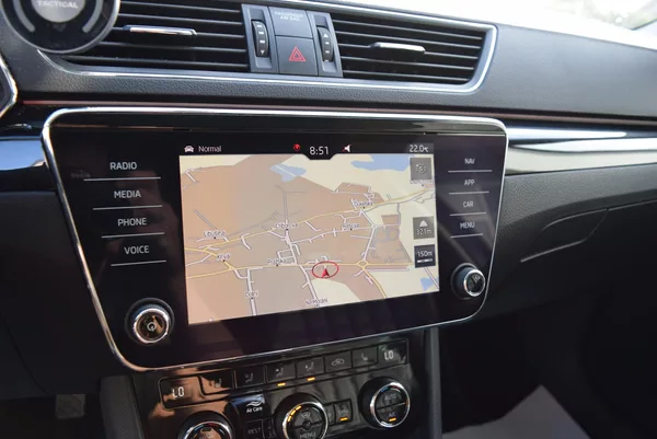 Škoda Superb 2.0TDI 110kw 4x4 L&K DSG TAŽNÉ - foto 26