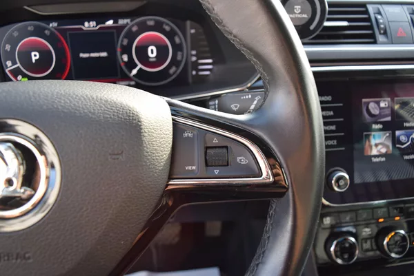 Škoda Superb 2.0TDI 110kw 4x4 L&K DSG TAŽNÉ - foto 30