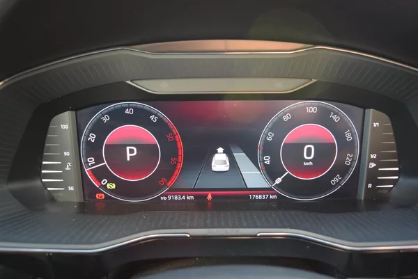 Škoda Superb 2.0TDI 110kw 4x4 L&K DSG TAŽNÉ - foto 38