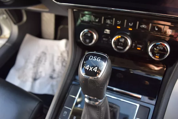 Škoda Superb 2.0TDI 110kw 4x4 L&K DSG TAŽNÉ - foto 45
