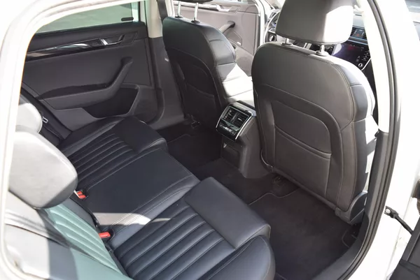 Škoda Superb 2.0TDI 110kw 4x4 L&K DSG TAŽNÉ - foto 48