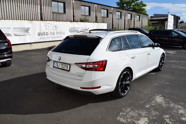 Škoda Superb 2.0TDI 110kw 4x4 L&K DSG TAŽNÉ - foto 7