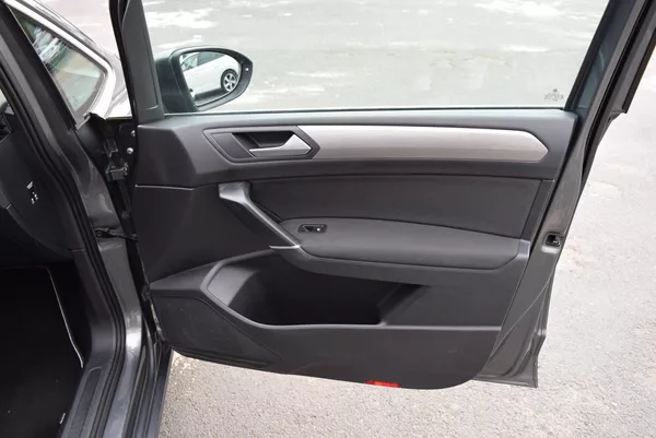 Volkswagen Touran 1.4TSI 110kw 7MÍST CLBMT APP - foto 37
