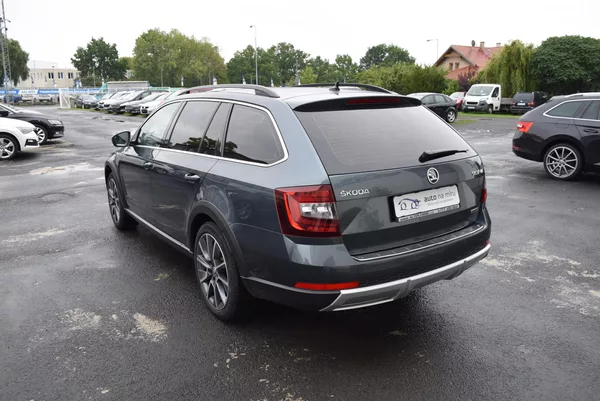 Škoda Octavia 2.0TDI 135kw SCOUT DSG 4x4 TAŽ - foto 10