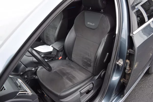 Škoda Octavia 2.0TDI 135kw SCOUT DSG 4x4 TAŽ - foto 21