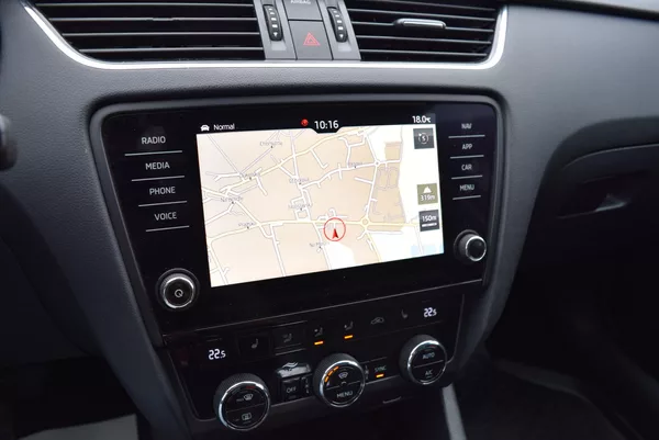 Škoda Octavia 2.0TDI 135kw SCOUT DSG 4x4 TAŽ - foto 26