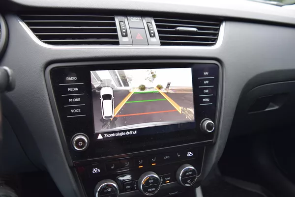 Škoda Octavia 2.0TDI 135kw SCOUT DSG 4x4 TAŽ - foto 29