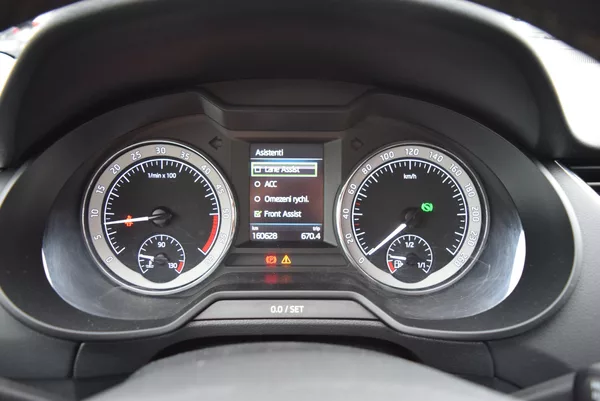 Škoda Octavia 2.0TDI 135kw SCOUT DSG 4x4 TAŽ - foto 34