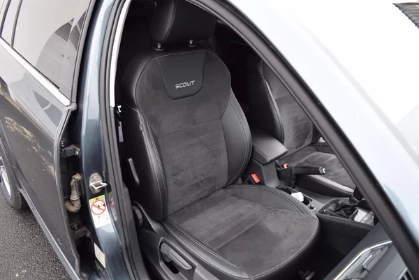 Škoda Octavia 2.0TDI 135kw SCOUT DSG 4x4 TAŽ - foto 42