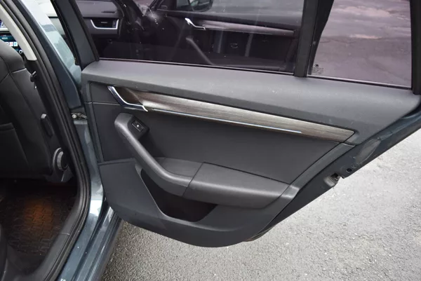 Škoda Octavia 2.0TDI 135kw SCOUT DSG 4x4 TAŽ - foto 47
