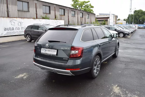 Škoda Octavia 2.0TDI 135kw SCOUT DSG 4x4 TAŽ - foto 7