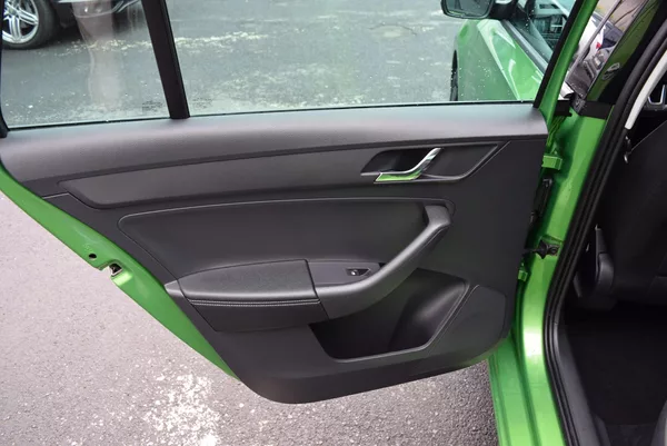 Škoda Rapid 1.2TSI 81kw ED. DRIVE XEN PANO - foto 12