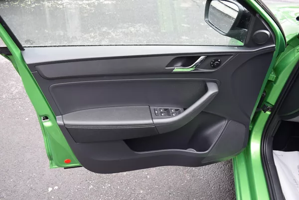 Škoda Rapid 1.2TSI 81kw ED. DRIVE XEN PANO - foto 18
