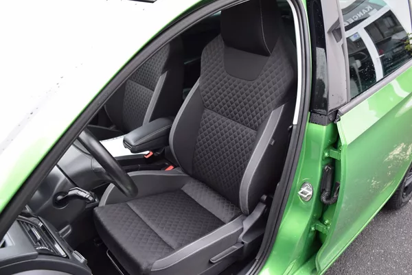 Škoda Rapid 1.2TSI 81kw ED. DRIVE XEN PANO - foto 20