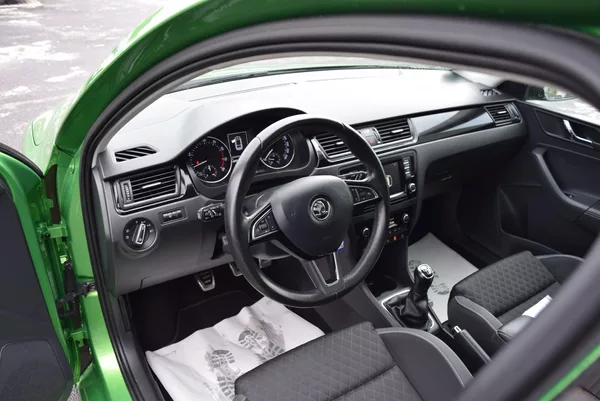 Škoda Rapid 1.2TSI 81kw ED. DRIVE XEN PANO - foto 21