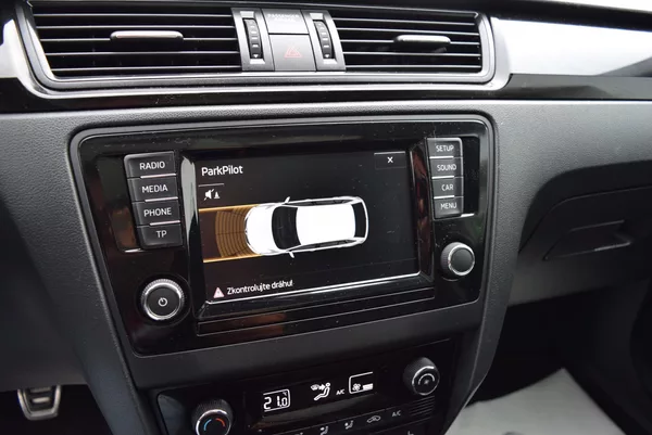 Škoda Rapid 1.2TSI 81kw ED. DRIVE XEN PANO - foto 23