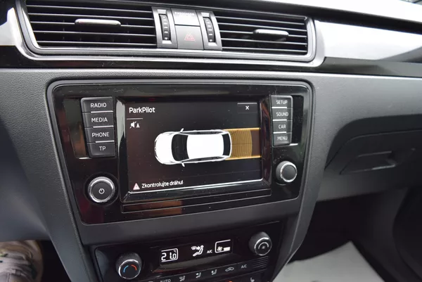 Škoda Rapid 1.2TSI 81kw ED. DRIVE XEN PANO - foto 24