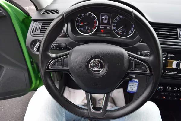 Škoda Rapid 1.2TSI 81kw ED. DRIVE XEN PANO - foto 25