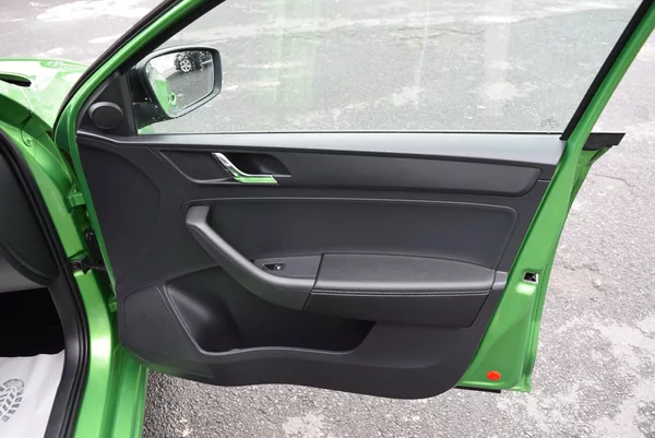 Škoda Rapid 1.2TSI 81kw ED. DRIVE XEN PANO - foto 35