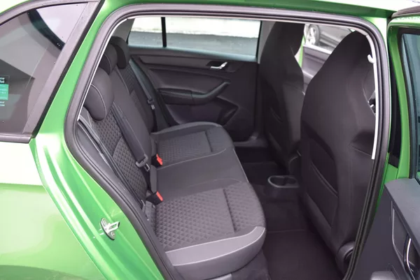Škoda Rapid 1.2TSI 81kw ED. DRIVE XEN PANO - foto 36