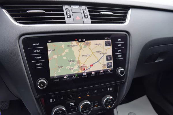 Škoda Octavia 1.5TSI 110kw AMBITION NAVI TAŽ - foto 24