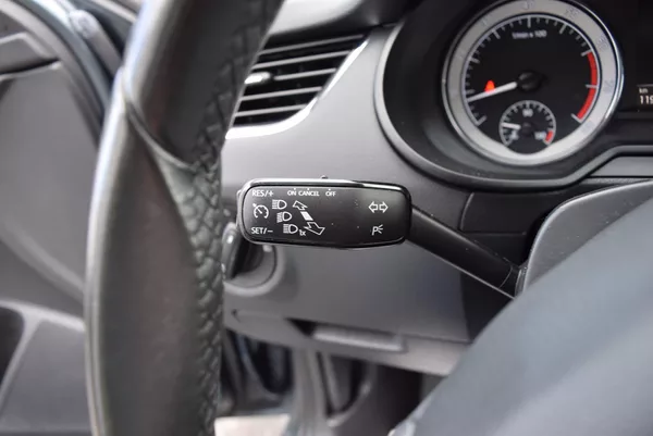 Škoda Octavia 1.5TSI 110kw AMBITION NAVI TAŽ - foto 32