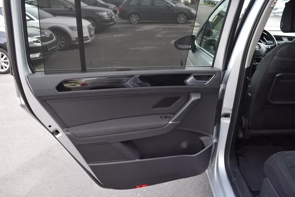 Volkswagen Touran 1.4TSI 110kw HIGHLINE 7M TAŽN - foto 14