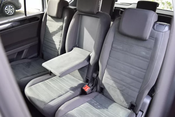 Volkswagen Touran 1.4TSI 110kw HIGHLINE 7M TAŽN - foto 17