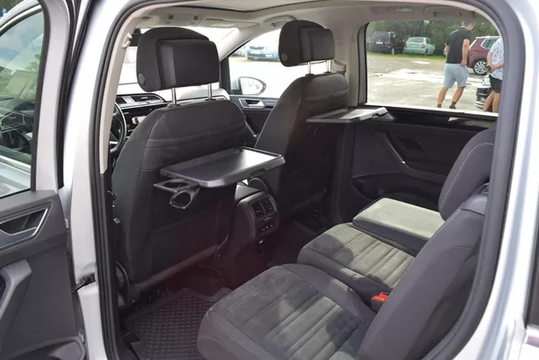 Volkswagen Touran 1.4TSI 110kw HIGHLINE 7M TAŽN - foto 18
