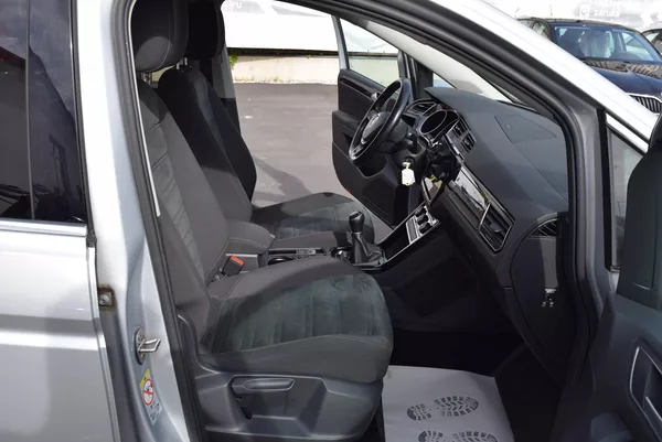 Volkswagen Touran 1.4TSI 110kw HIGHLINE 7M TAŽN - foto 35