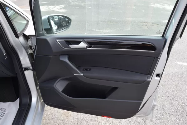 Volkswagen Touran 1.4TSI 110kw HIGHLINE 7M TAŽN - foto 40