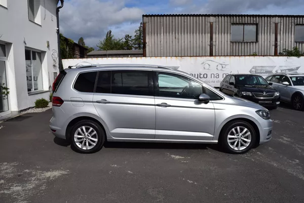 Volkswagen Touran 1.4TSI 110kw HIGHLINE 7M TAŽN - foto 6