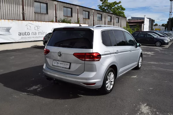 Volkswagen Touran 1.4TSI 110kw HIGHLINE 7M TAŽN - foto 7