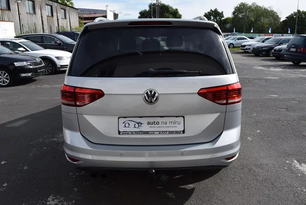Volkswagen Touran 1.4TSI 110kw HIGHLINE 7M TAŽN - foto 8