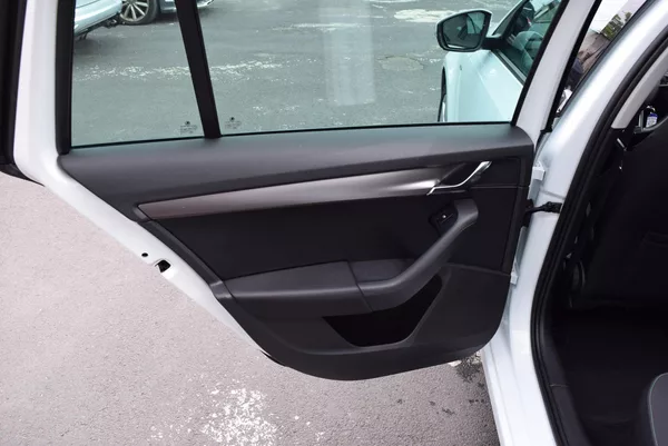 Škoda Octavia 1.4TSI 110kw ED. JOY TAŽN NAVI - foto 13