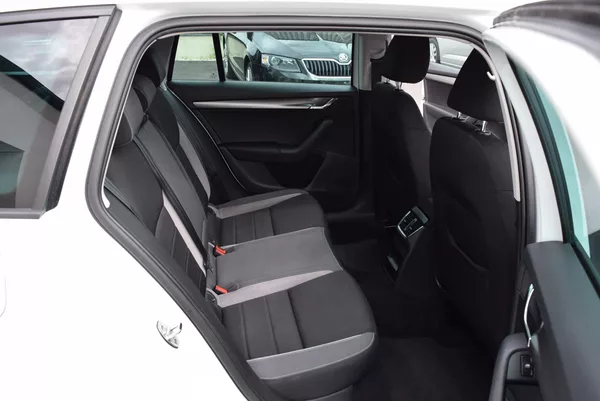 Škoda Octavia 1.4TSI 110kw ED. JOY TAŽN NAVI - foto 36
