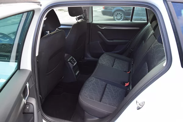 Škoda Octavia 1.5TSI 110kw CLEVER TAŽN NAVI - foto 16
