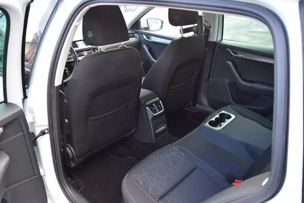 Škoda Octavia 1.5TSI 110kw CLEVER TAŽN NAVI - foto 18