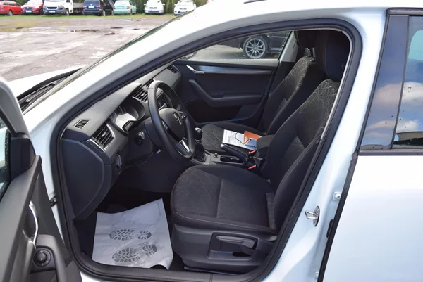 Škoda Octavia 1.5TSI 110kw CLEVER TAŽN NAVI - foto 21