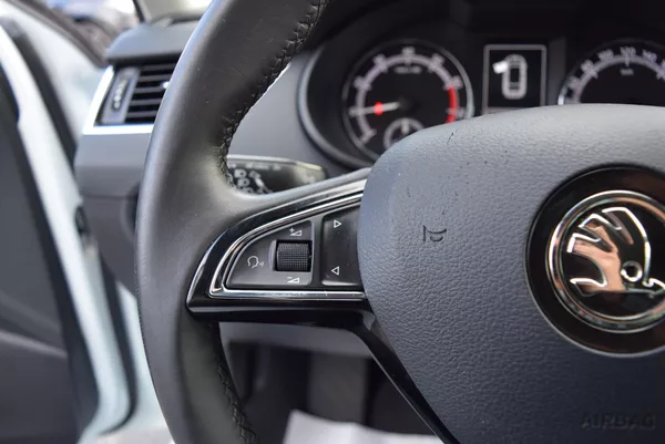 Škoda Octavia 1.5TSI 110kw CLEVER TAŽN NAVI - foto 30